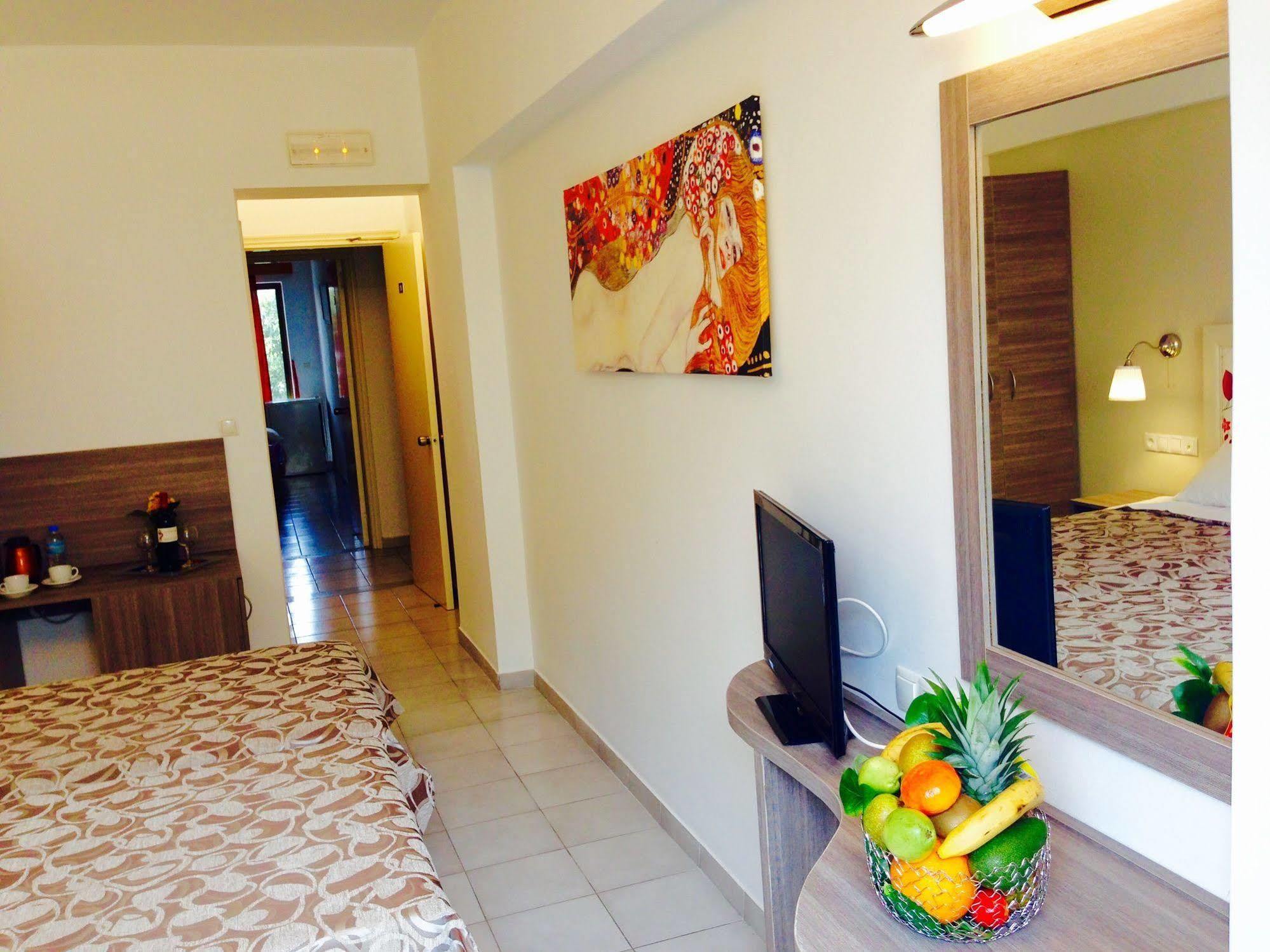 Hippocampus Hotel Ixia  Exterior photo
